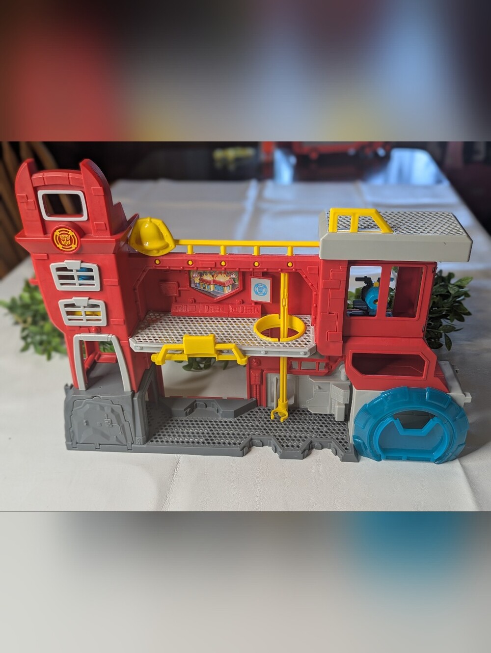Transformers Rescue Bots Griffin Rock Firehouse Headquarters